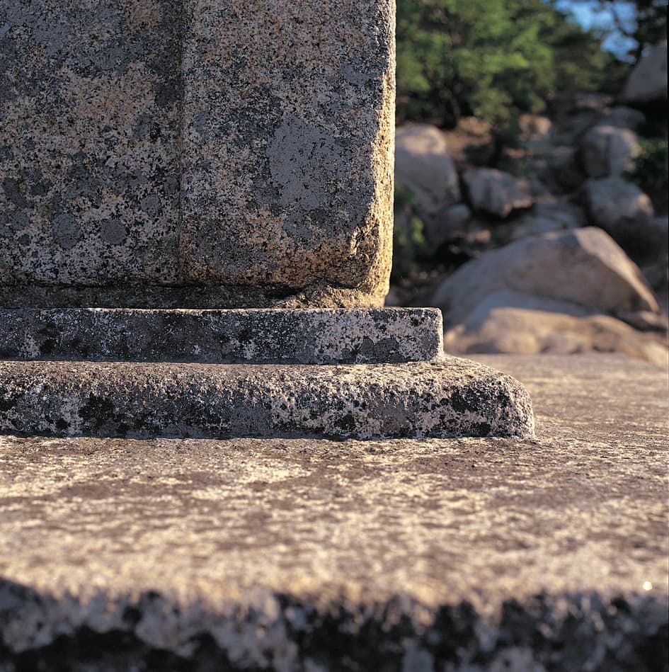 경주 남산 용장사곡 삼층석탑 — 기단갑석 위 탑신괴임