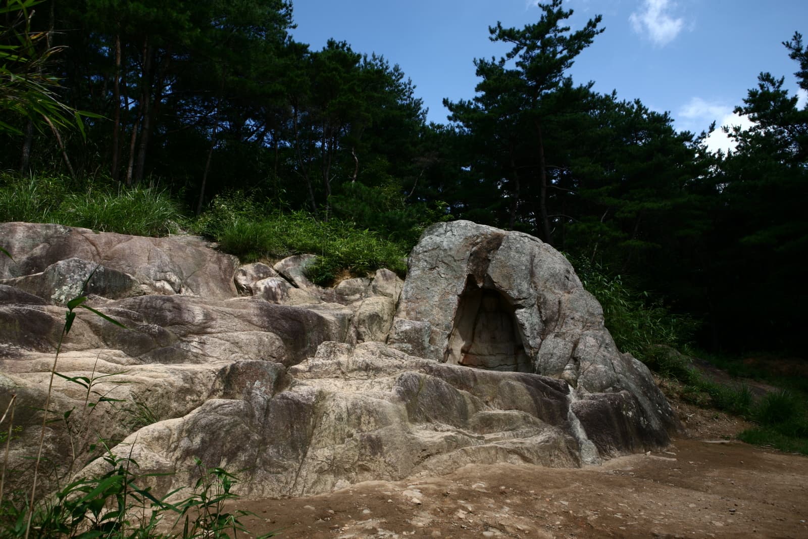 경주 남산 불곡 마애여래좌상 — 경주 남산 불곡 마애여래좌상 전경