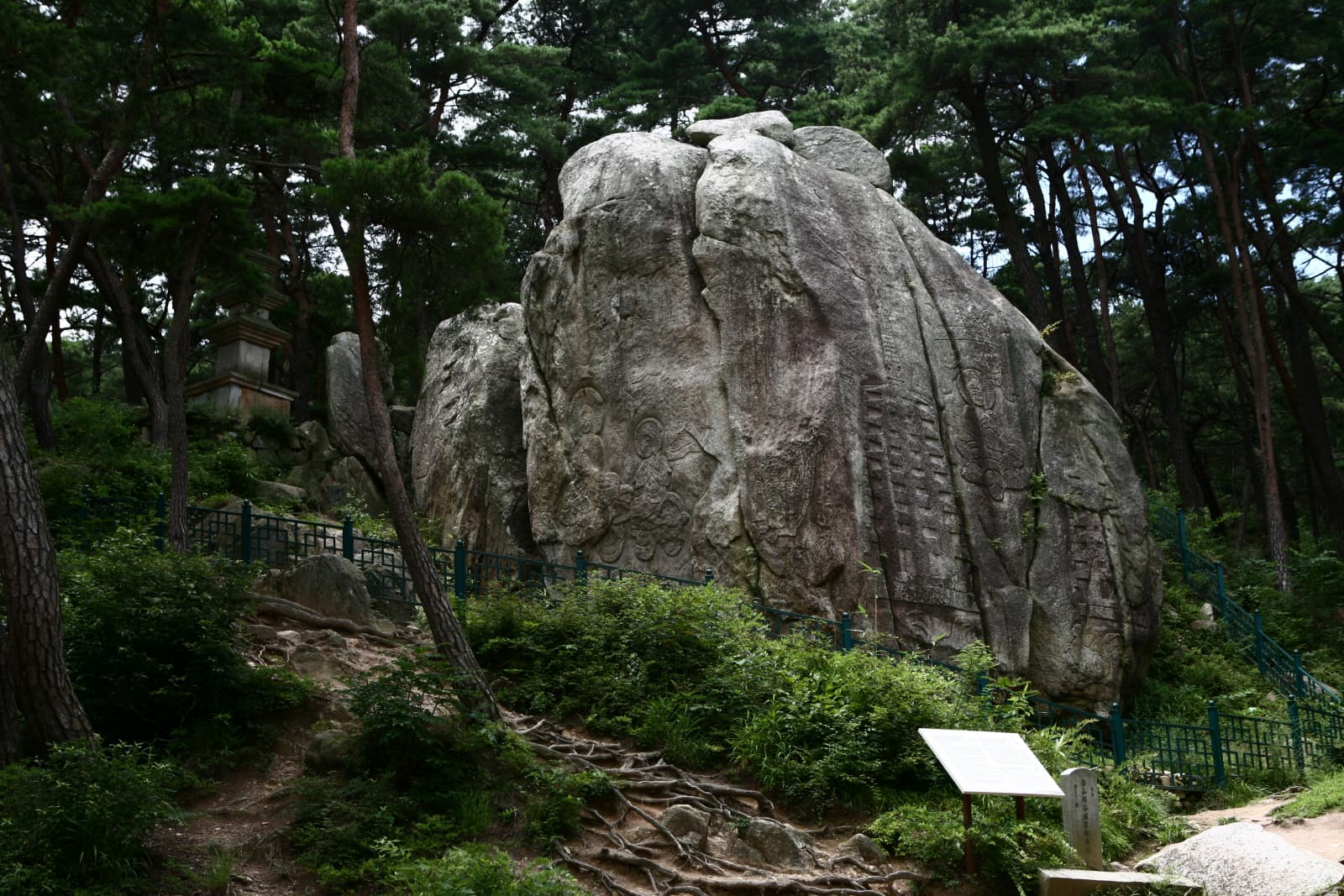 경주 남산 탑곡 마애불상군 — 경주 남산 탑곡 마애불상군