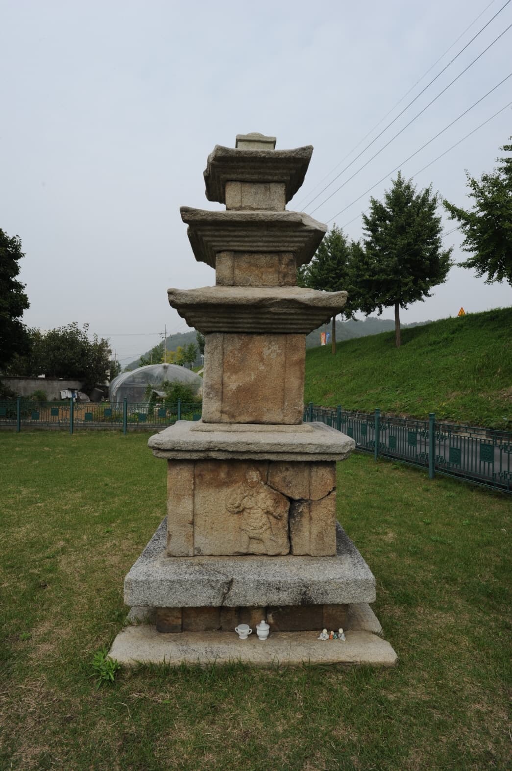 예천 동본리 삼층석탑 — 예천 동본리 삼층석탑