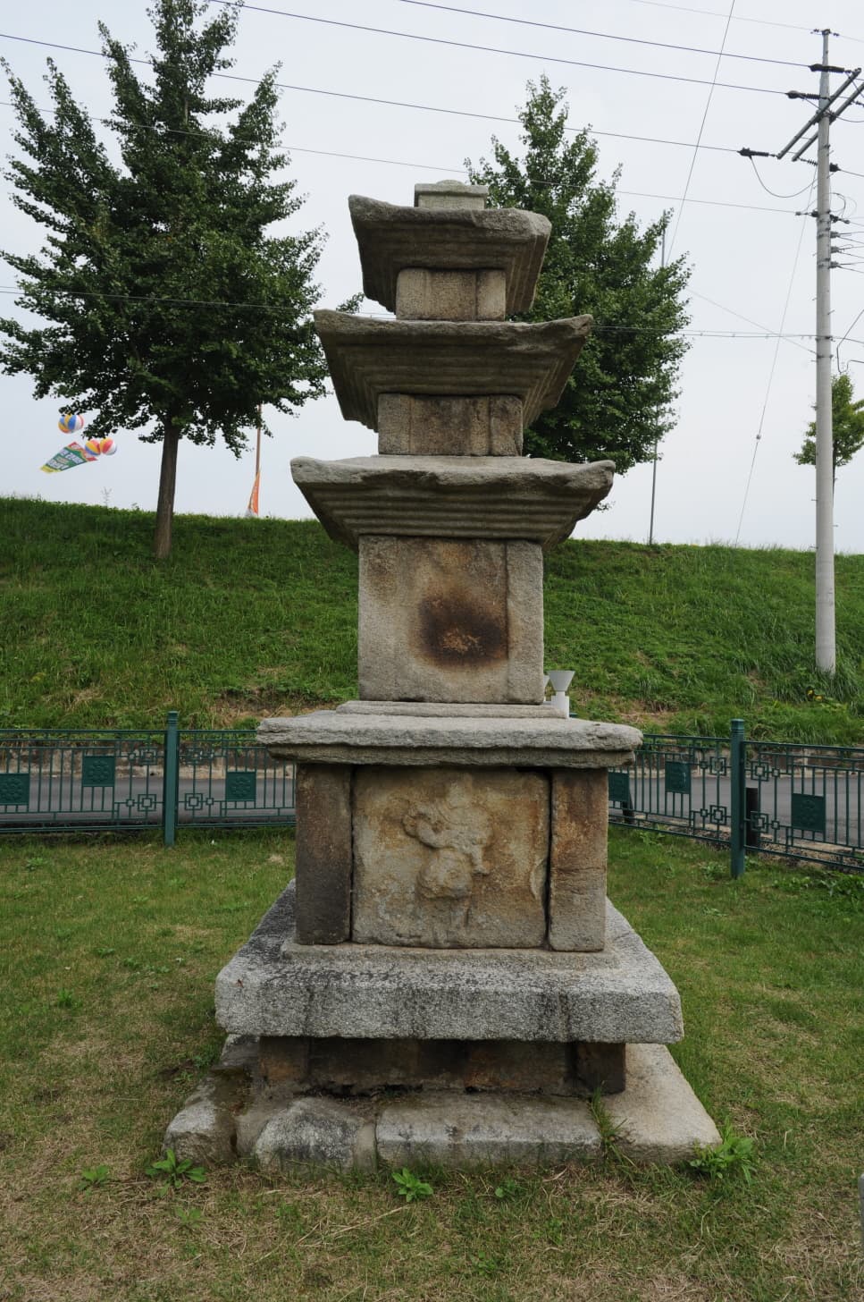 예천 동본리 삼층석탑 — 예천 동본리 삼층석탑