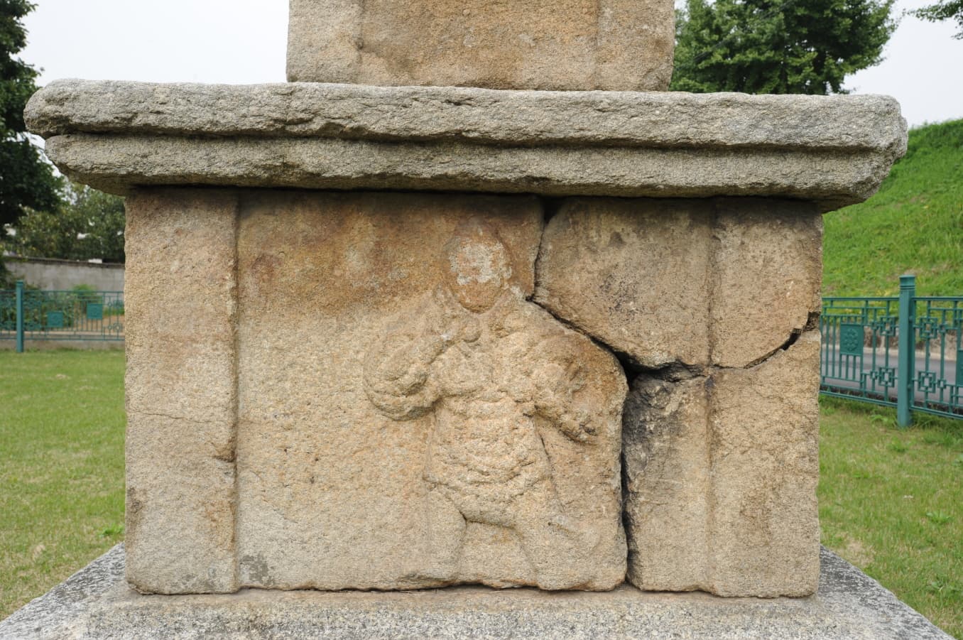 예천 동본리 삼층석탑 — 예천 동본리 삼층석탑