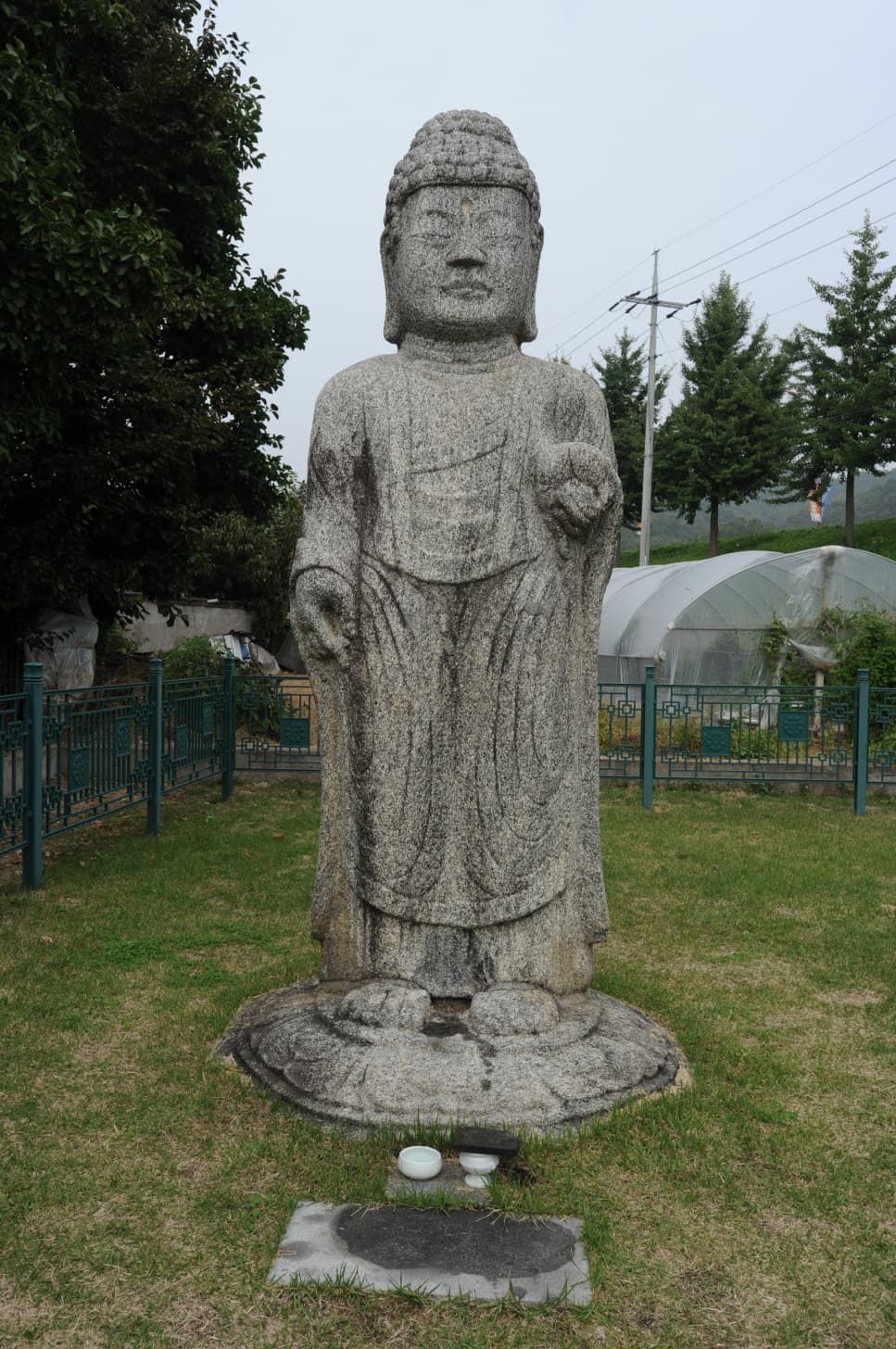 예천 동본리 석조여래입상 — 예천 동본리 석조여래입상