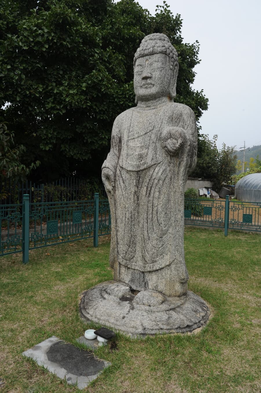 예천 동본리 석조여래입상 — 예천 동본리 석조여래입상