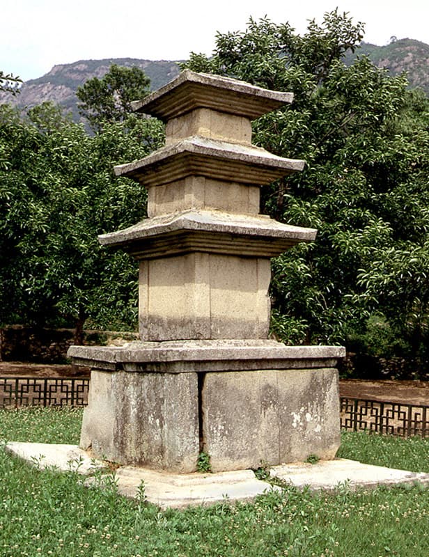 청도 장연사지 동·서 삼층석탑 — 청도 장연사지 동ㆍ서 삼층석탑