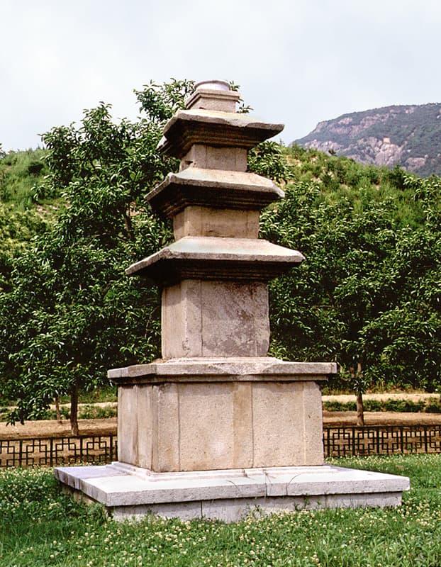 청도 장연사지 동·서 삼층석탑 — 청도 장연사지 동ㆍ서 삼층석탑