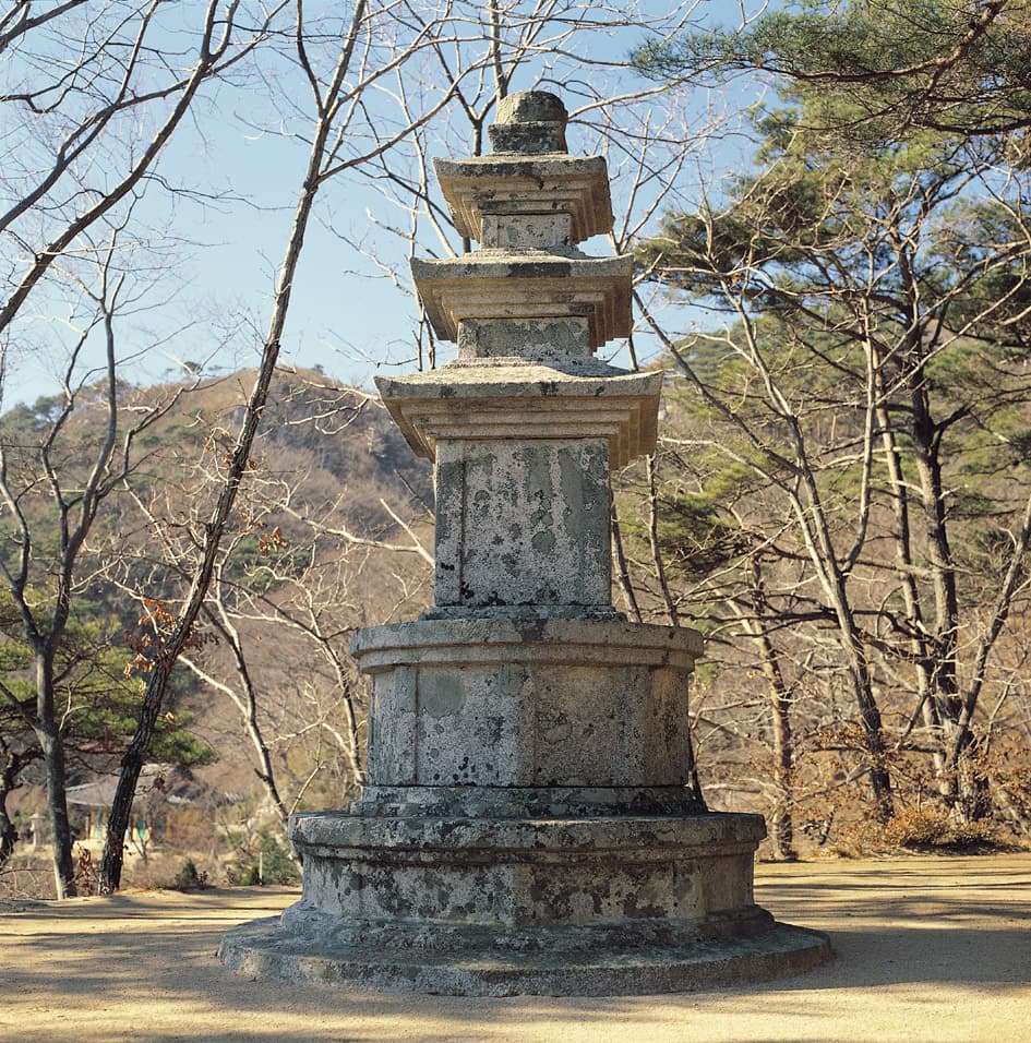 경주 석굴암 삼층석탑 — 경주 석굴암 삼층석탑
