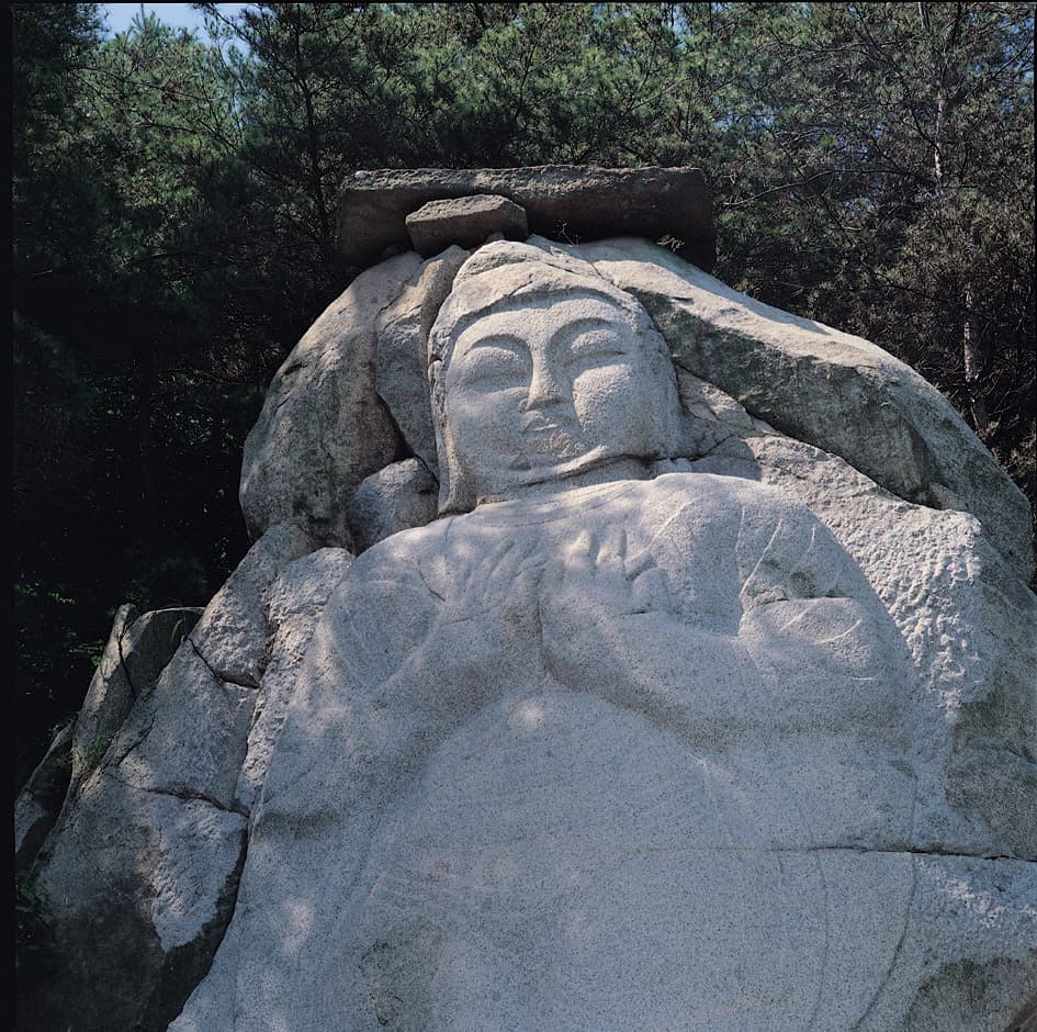 구미 황상동 마애여래입상 — 여래입상의 상반신
