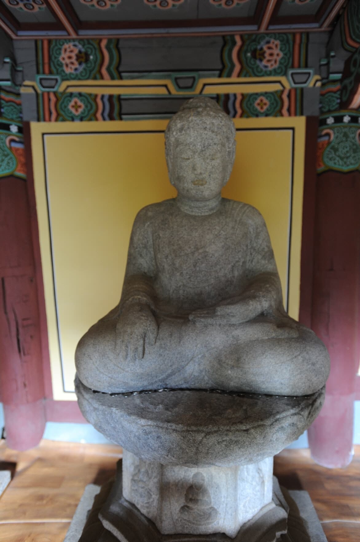 영주 부석사 석조석가여래좌상 — 영주 부석사 석조석가여래좌상 (촬영:문화재청)
