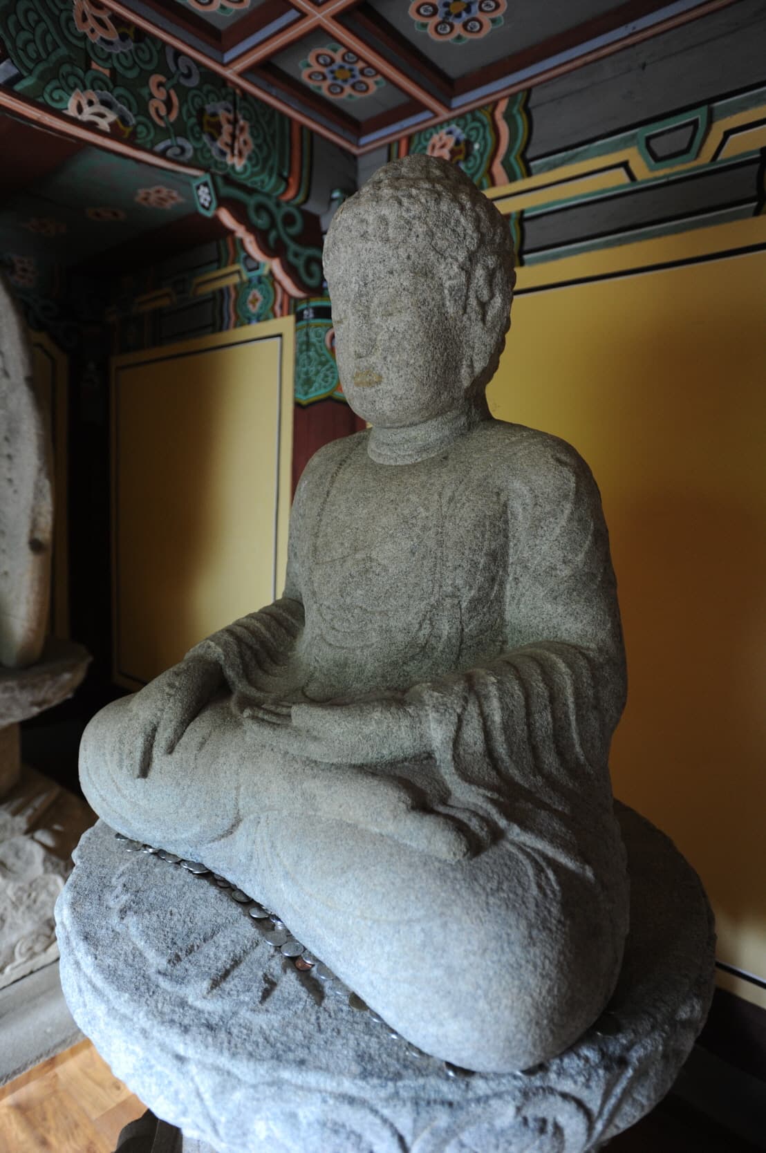 영주 부석사 석조석가여래좌상 — 영주 부석사 석조석가여래좌상 (촬영:문화재청)