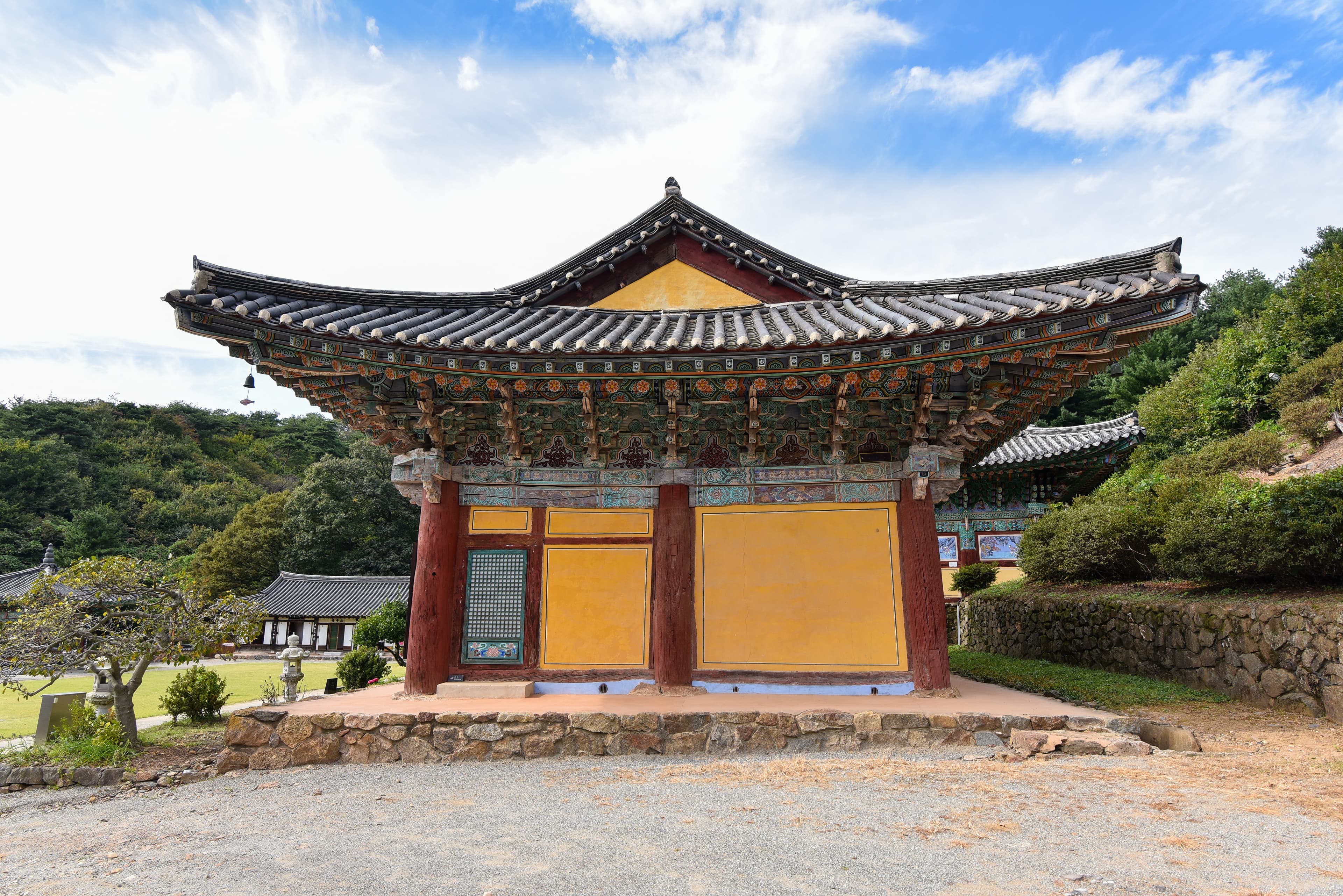 세종 비암사 극락보전 — 세종 비암사 극락보전